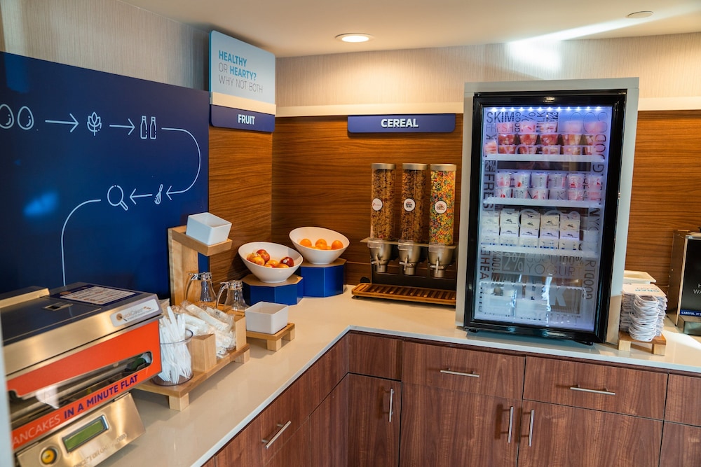holiday inn express maspeth by ihg