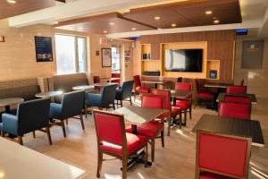 holiday inn express maspeth by ihg