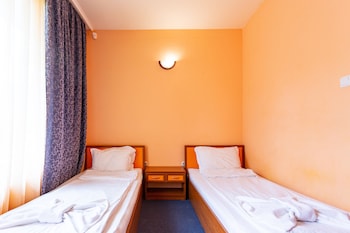 family hotel jemelly