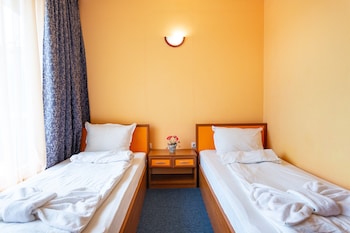 family hotel jemelly
