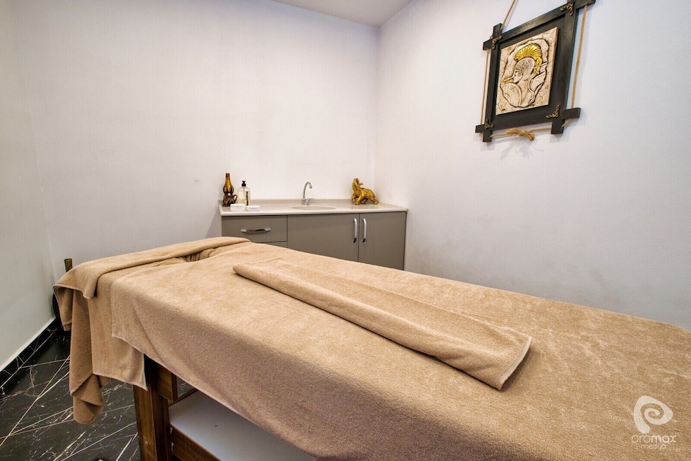 evin park suit and spa