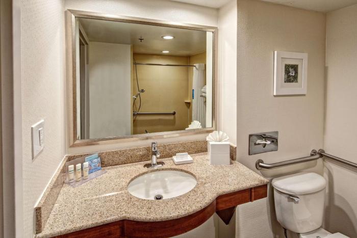 hampton inn by hilton charlotte matthews
