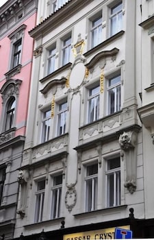 charles bridge premium apartments