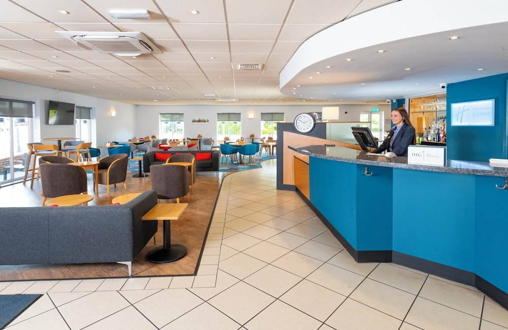 holiday inn express gloucester south by ihg