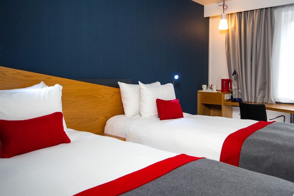 holiday inn express gloucester south by ihg