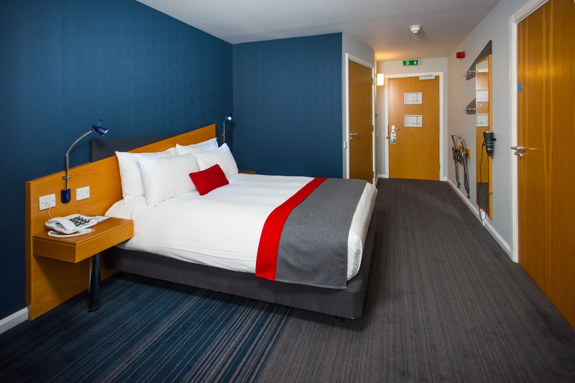 holiday inn express gloucester south by ihg