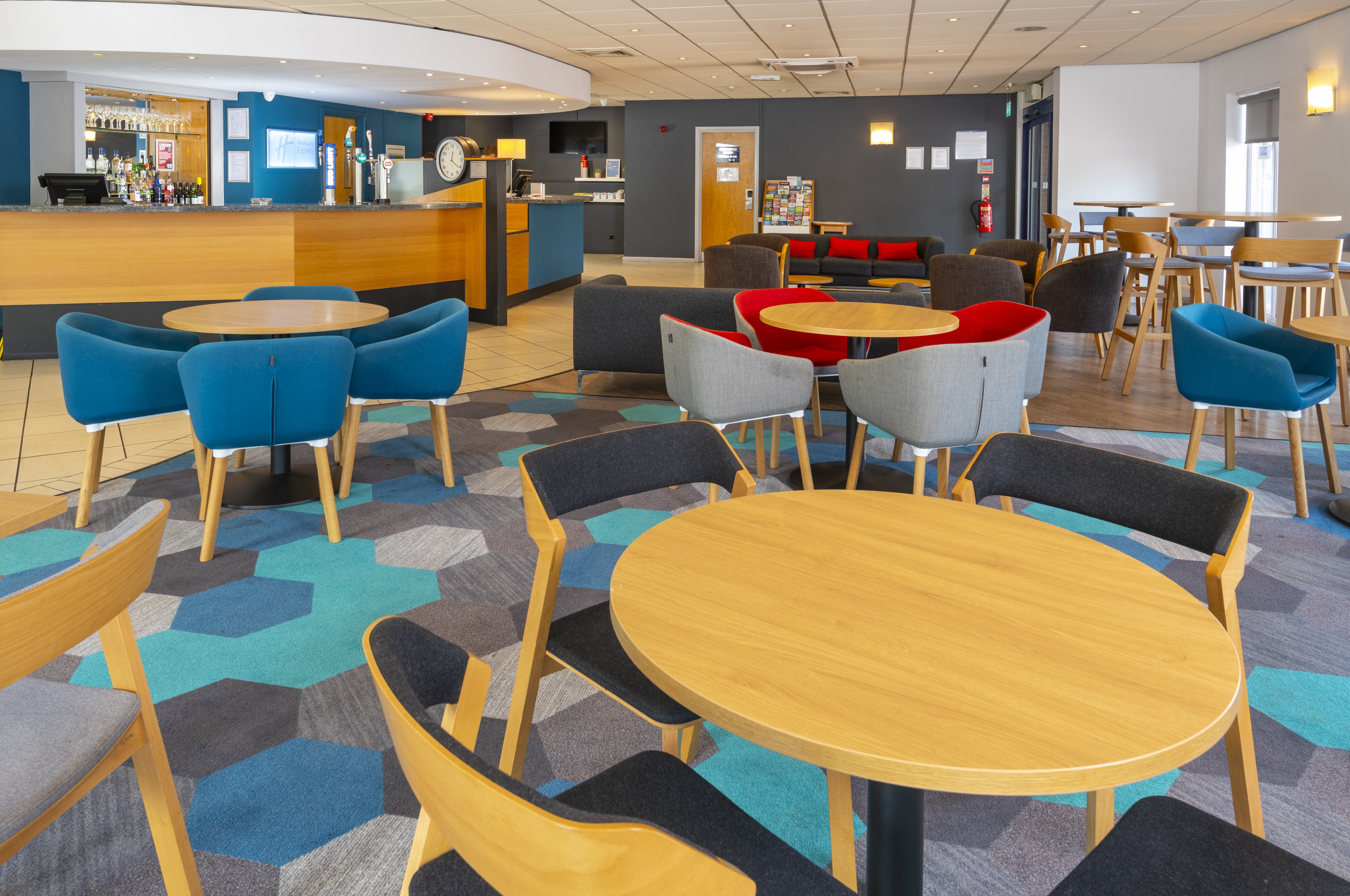 holiday inn express gloucester south by ihg