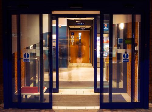 holiday inn express gloucester south by ihg