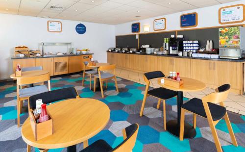holiday inn express gloucester south by ihg