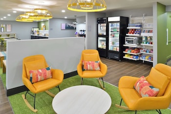 spark by hilton dallas market center