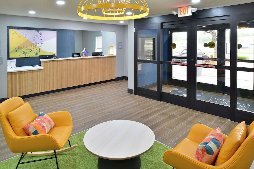 spark by hilton dallas market center