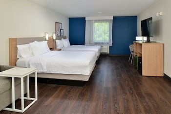 spark by hilton dallas market center