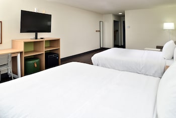 spark by hilton dallas market center