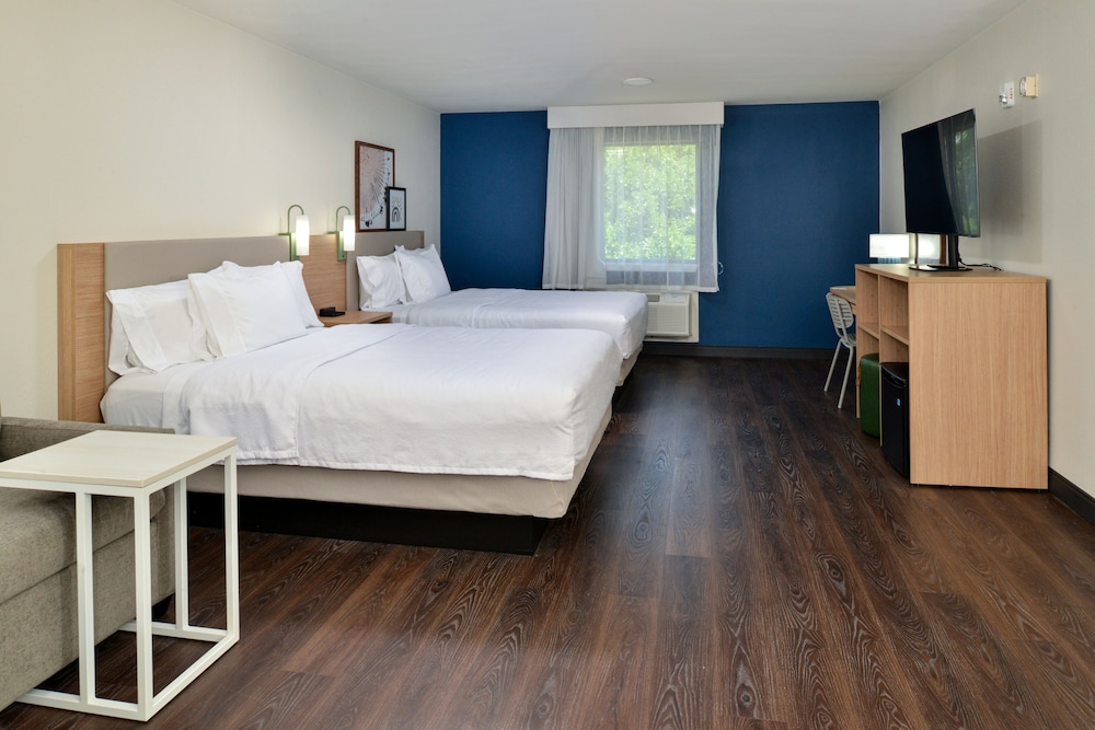 spark by hilton dallas market center