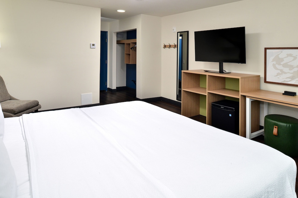 spark by hilton dallas market center