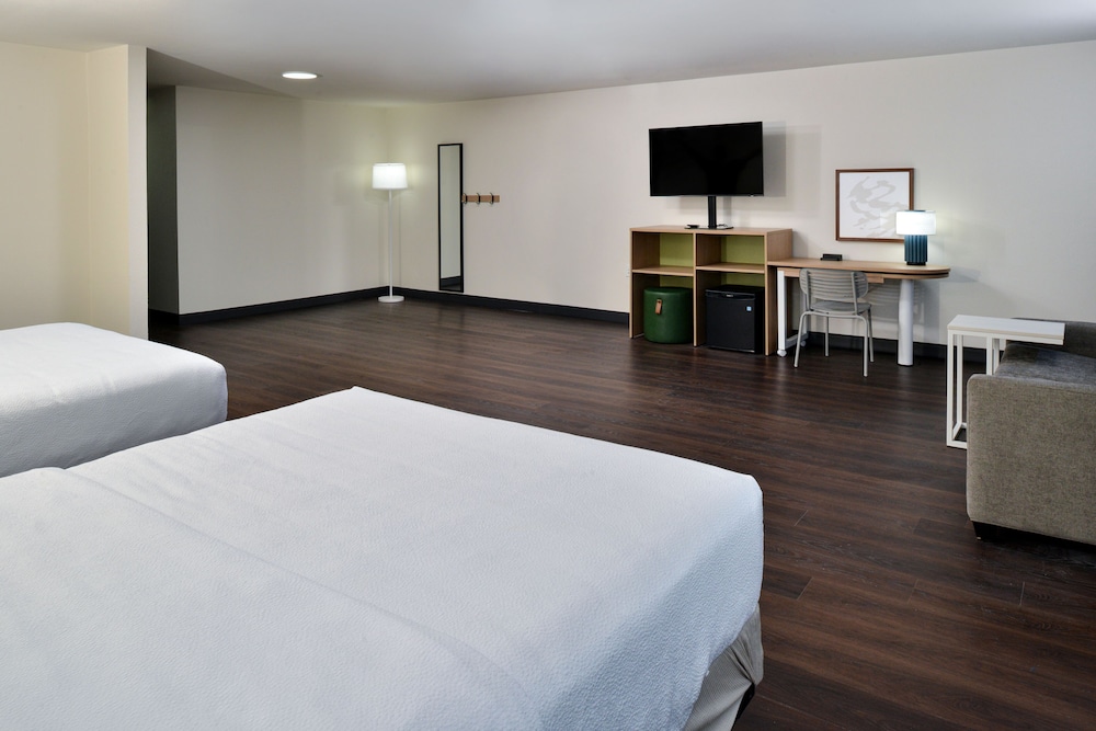 spark by hilton dallas market center