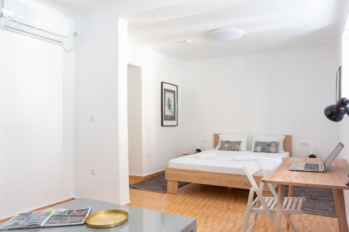 dioskouros hostel