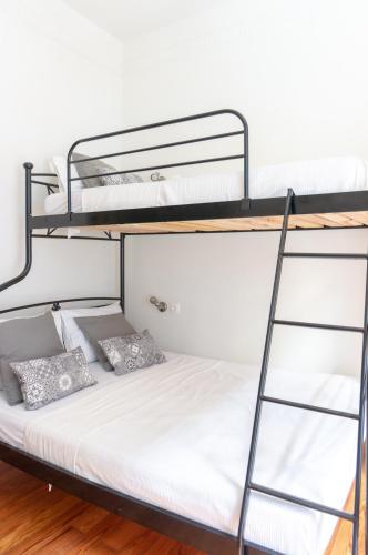 dioskouros hostel