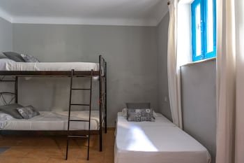 dioskouros hostel