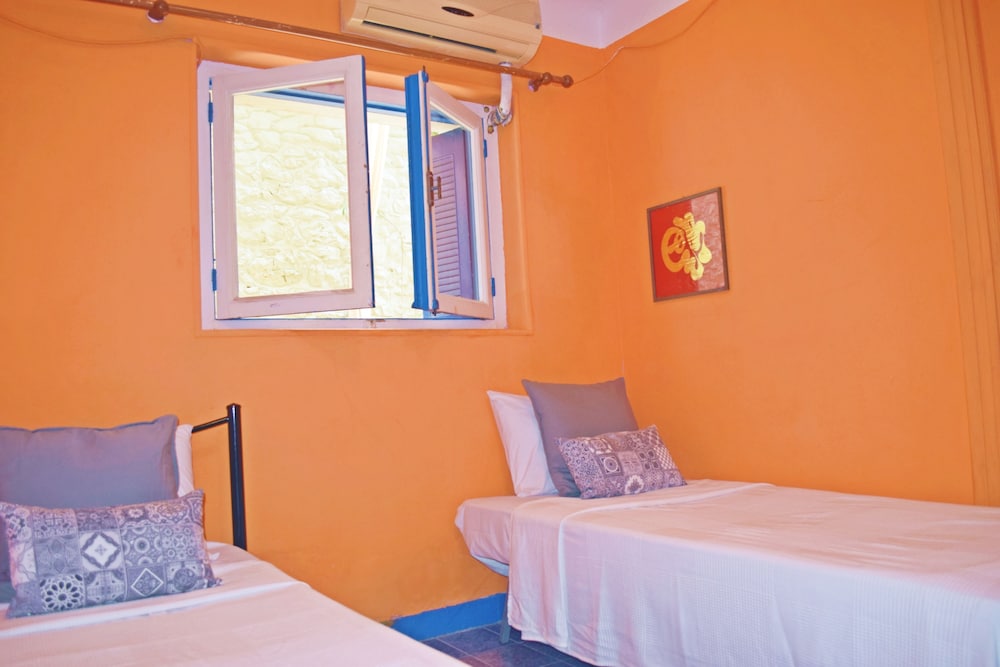 dioskouros hostel