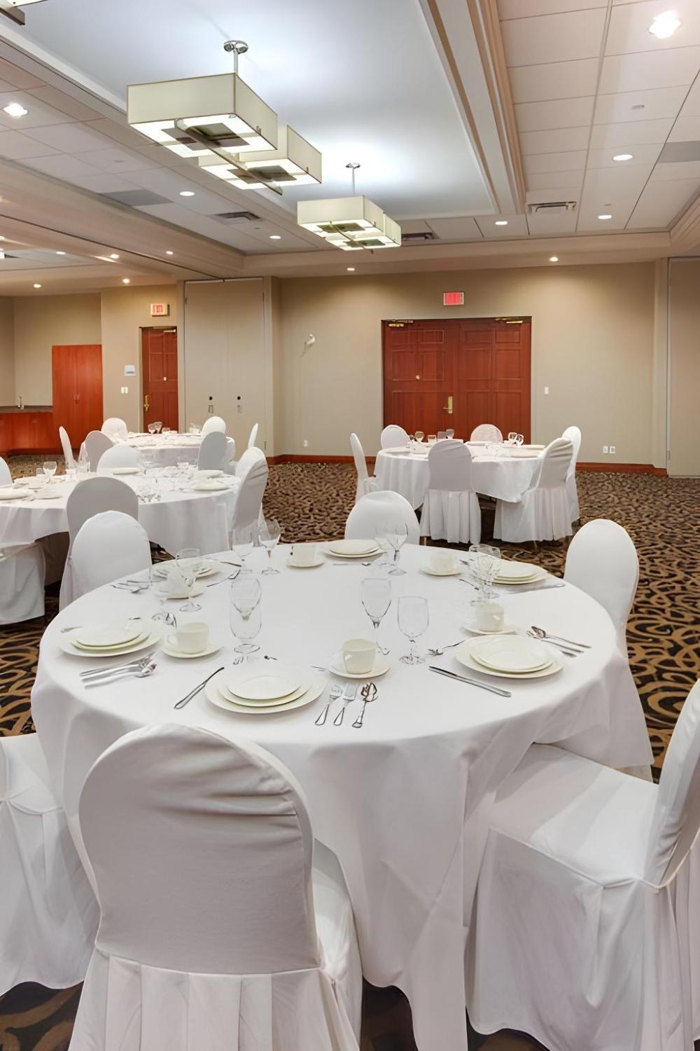 newmarket hotel and suites