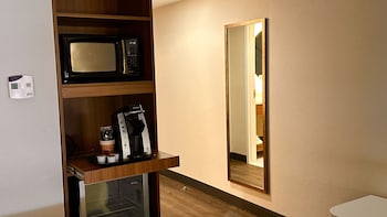 newmarket hotel and suites