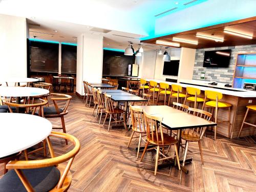 newmarket hotel and suites