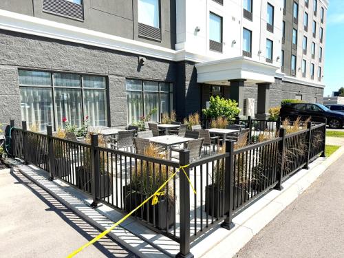 newmarket hotel and suites