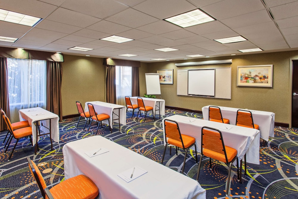 hampton inn and suites merced