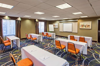 hampton inn and suites merced