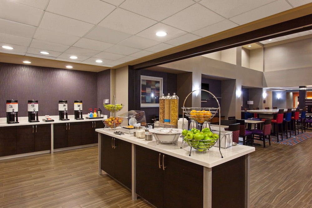 hampton inn and suites merced