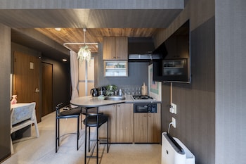 few days condominium 205