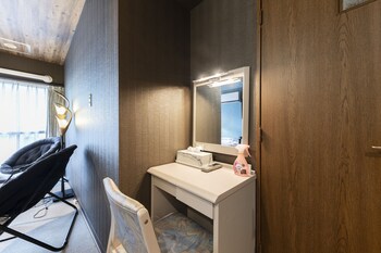 few days condominium 205