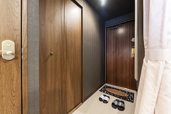 few days condominium 205