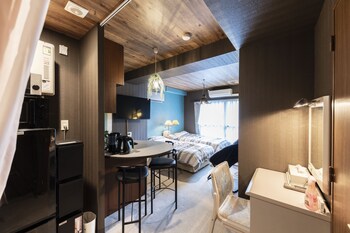 few days condominium 205