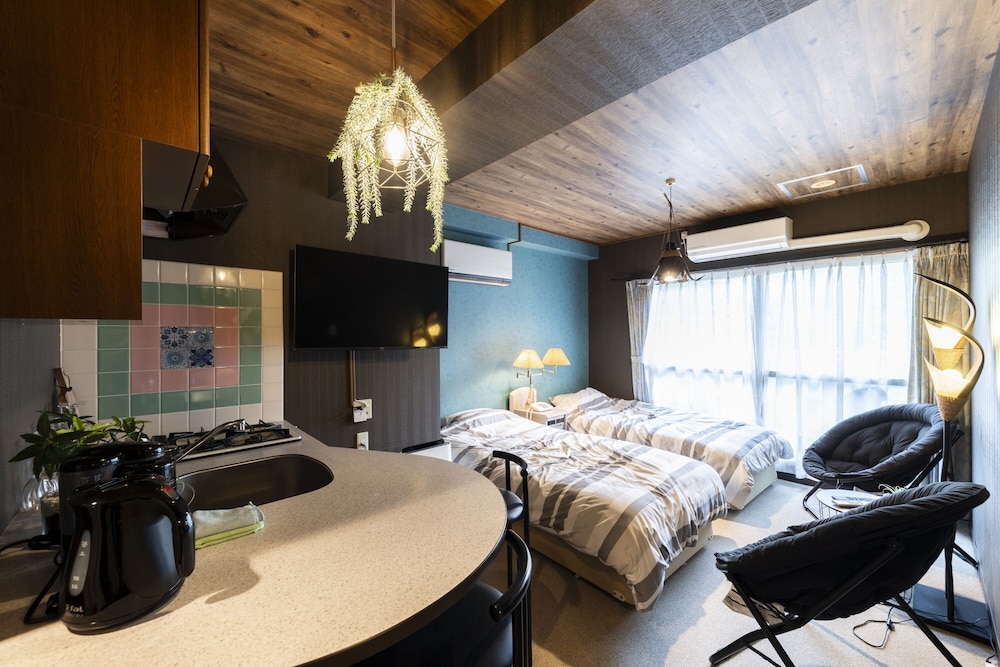 few days condominium 205