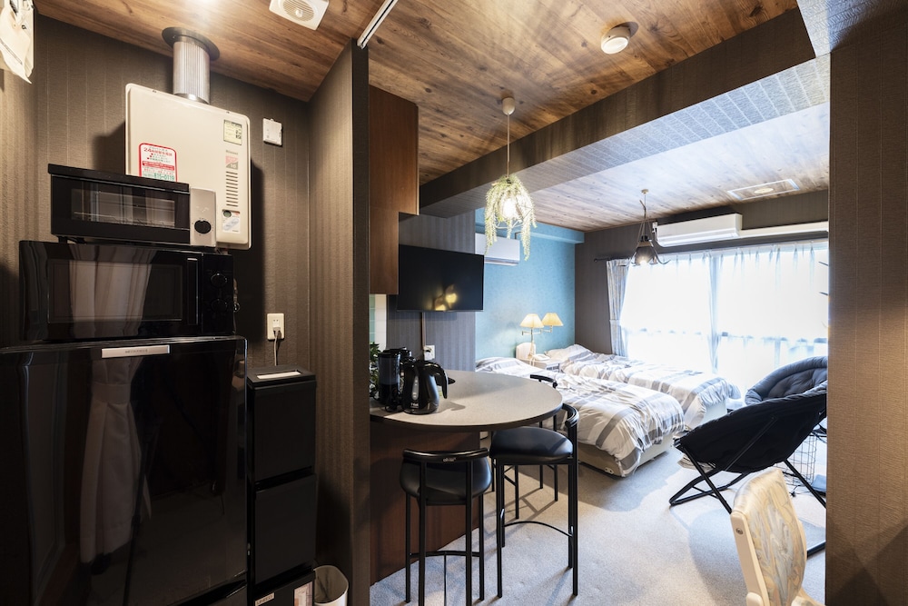 few days condominium 205