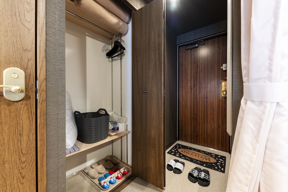 few days condominium 205