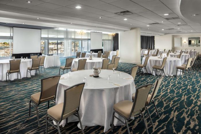 doubletree by hilton grand hotel biscayne bay