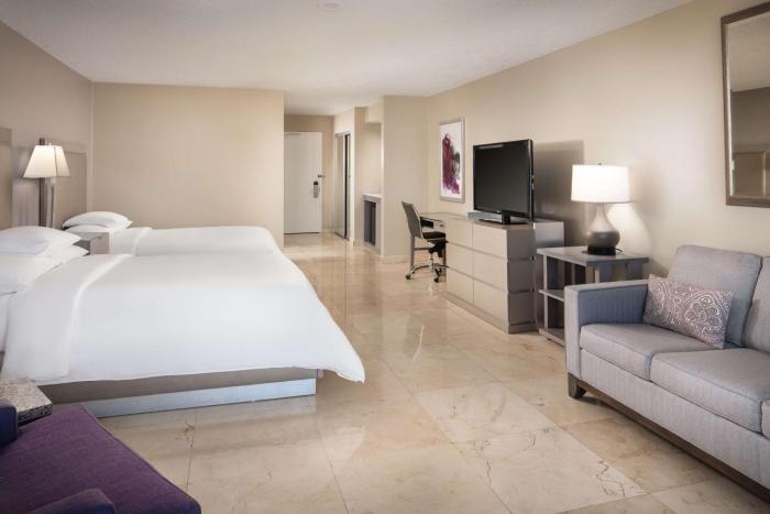doubletree by hilton grand hotel biscayne bay
