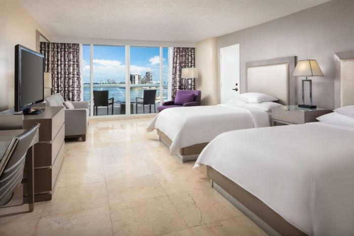 doubletree by hilton grand hotel biscayne bay