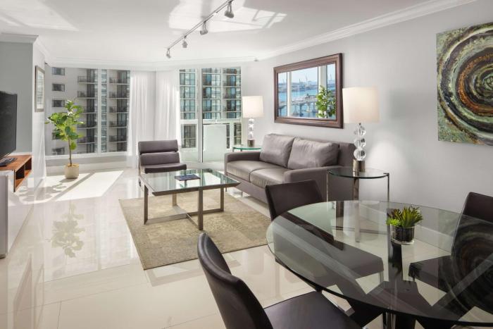 doubletree by hilton grand hotel biscayne bay