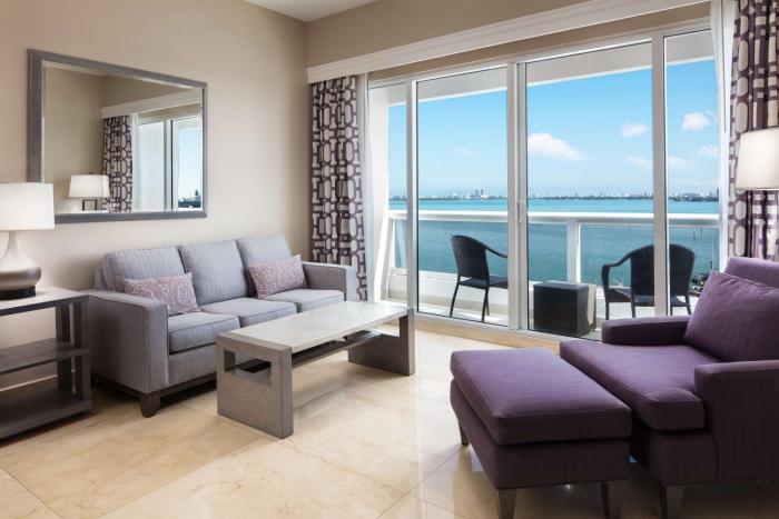 doubletree by hilton grand hotel biscayne bay