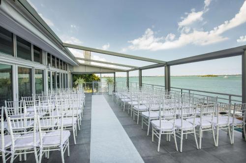 doubletree by hilton grand hotel biscayne bay