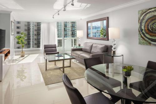 doubletree by hilton grand hotel biscayne bay