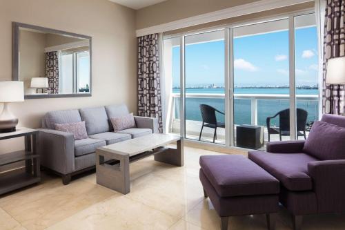 doubletree by hilton grand hotel biscayne bay