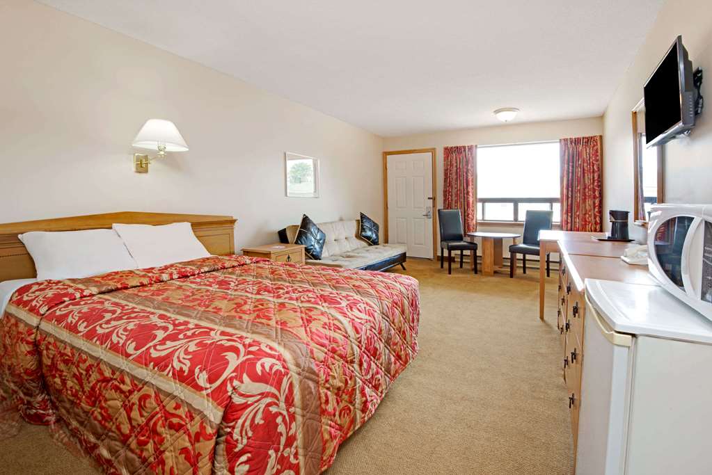 knights inn midland on