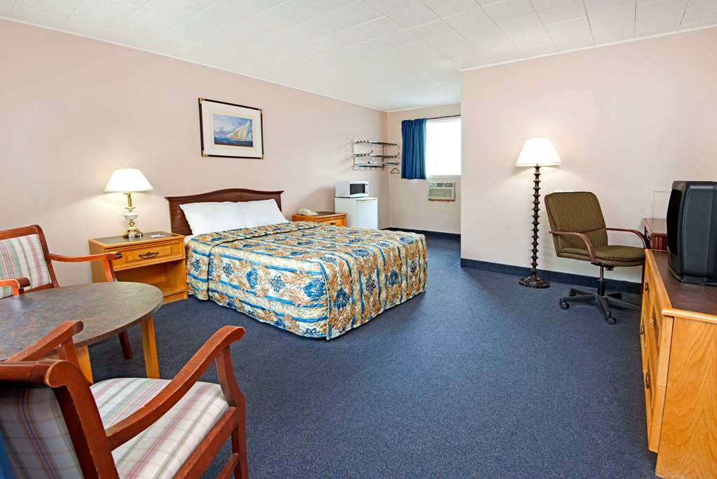 knights inn midland on
