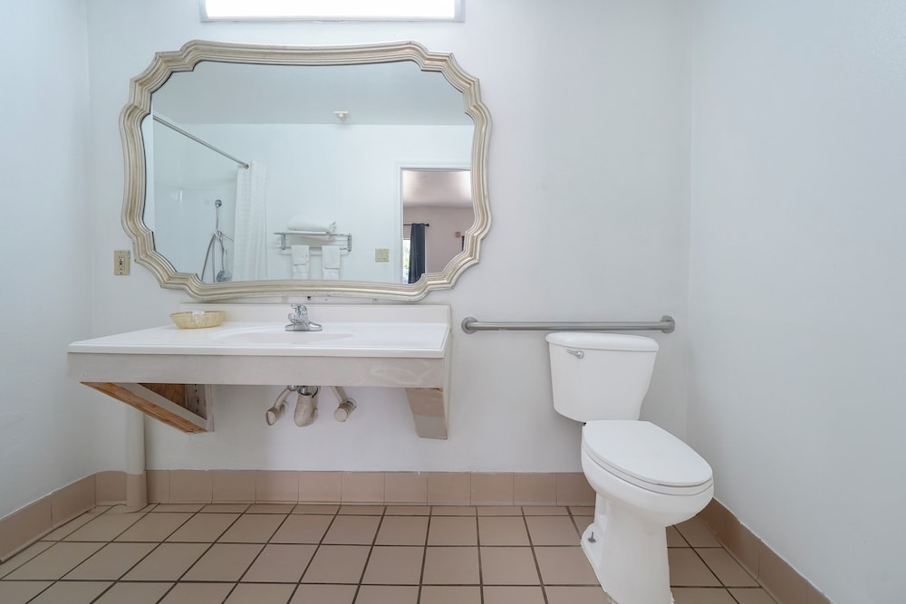 budget inn by oyo san augustine