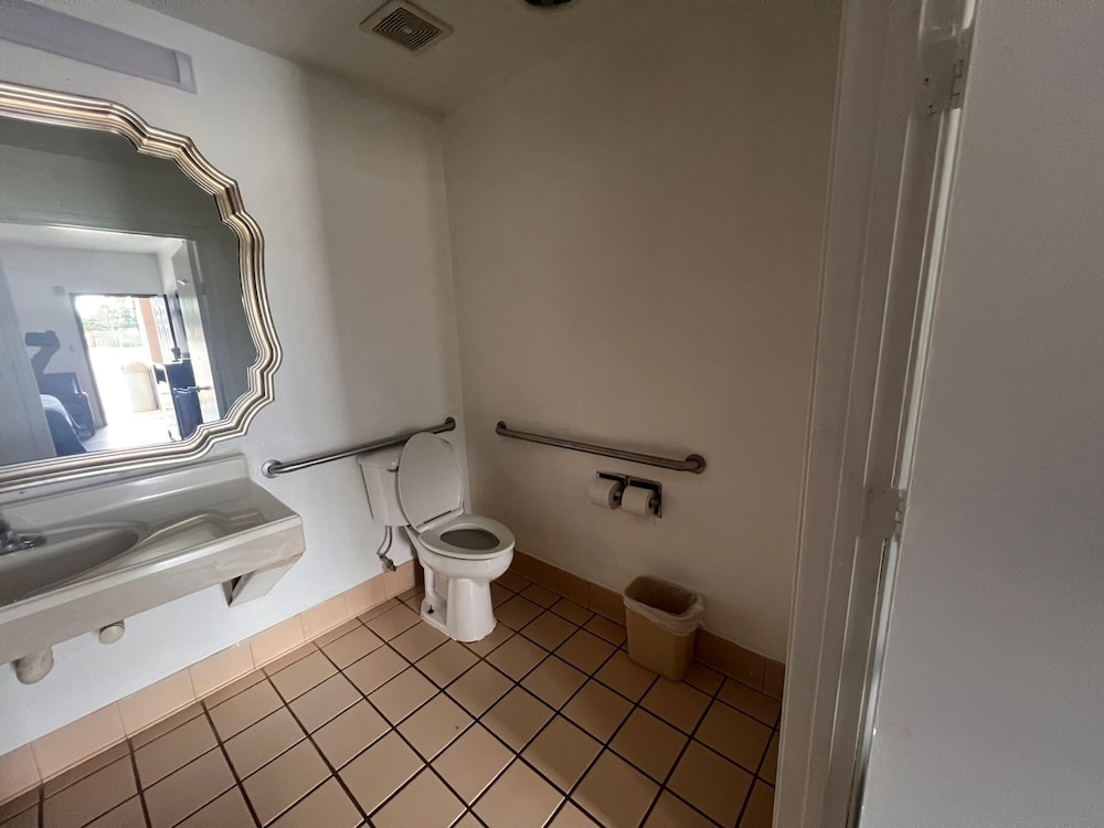 budget inn by oyo san augustine